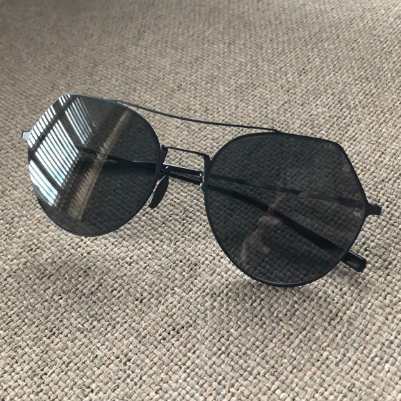 Sunglasses - Picture 6 of 7